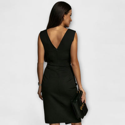 Desi – V-neck Dress with Split