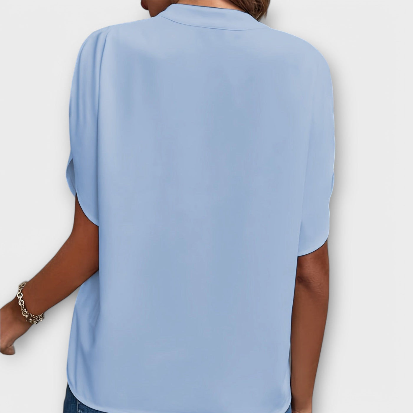 Vivi – Elegant, Light Women’s Blouse