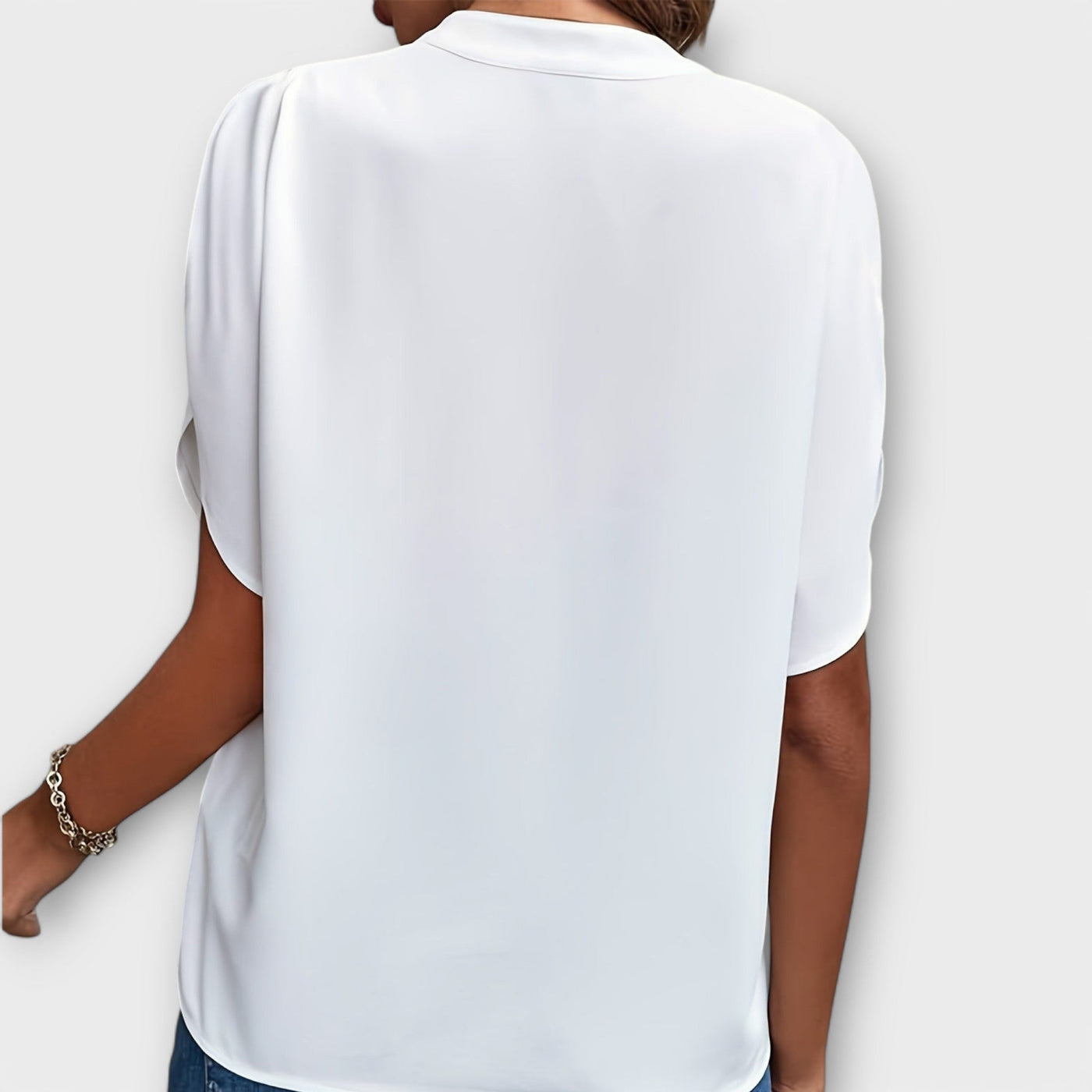 Vivi – Elegant, Light Women’s Blouse