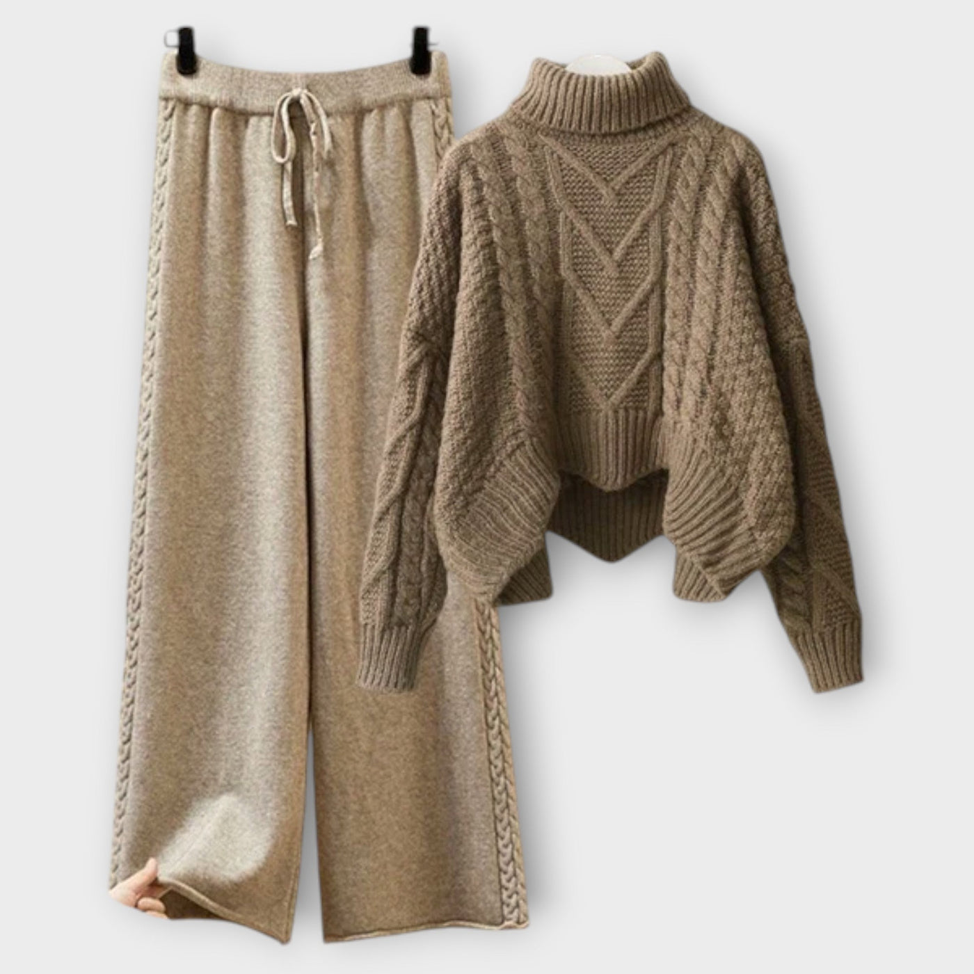 Olivia – Elegant Knitted Set
