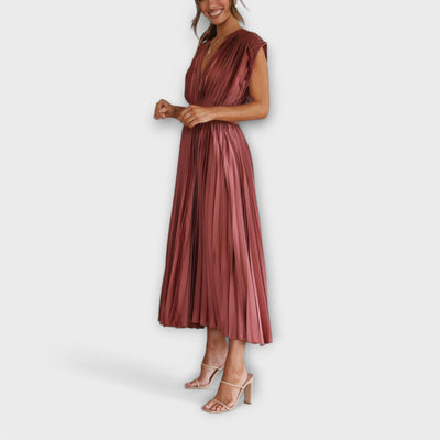 Maria – Stylish Pleated Dress
