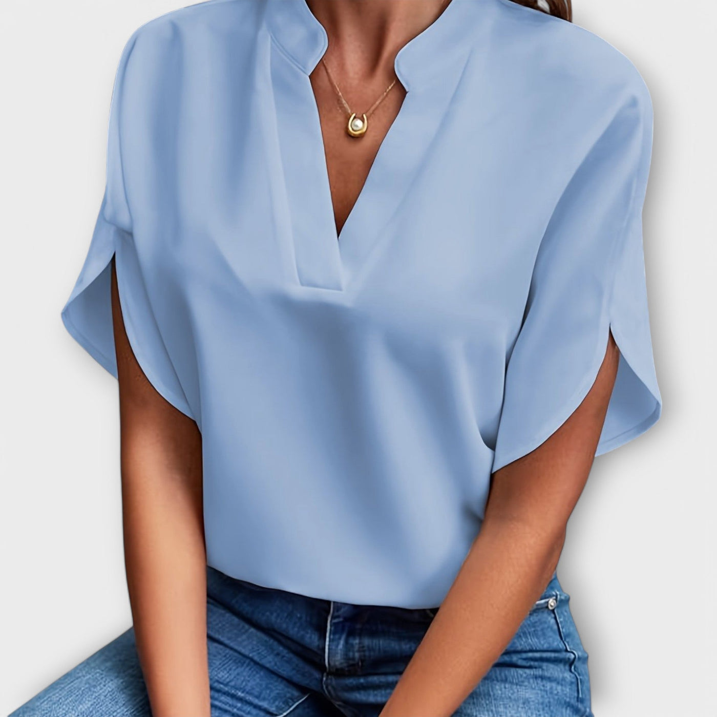 Vivi – Elegant, Light Women’s Blouse