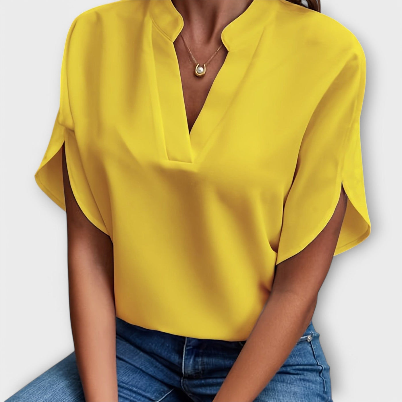 Vivi – Elegant, Light Women’s Blouse